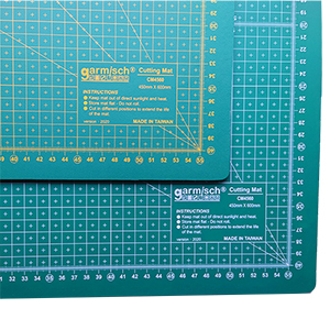 CM4560-2E 綠色+黑色面料, 綠色面料的印刷顏色：黃色或白色
( 會依每次生產有所不同，請實際出貨為準)