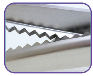 X'SOR 鋸齒花邊剪SS2230K, 鋸齒刀口厚實,耐久使用.