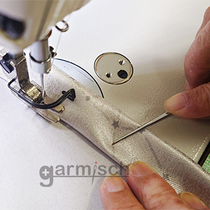Sew Mate HA3 車縫時可作為手指的延伸工具，達到最佳固定與調整的輔助。